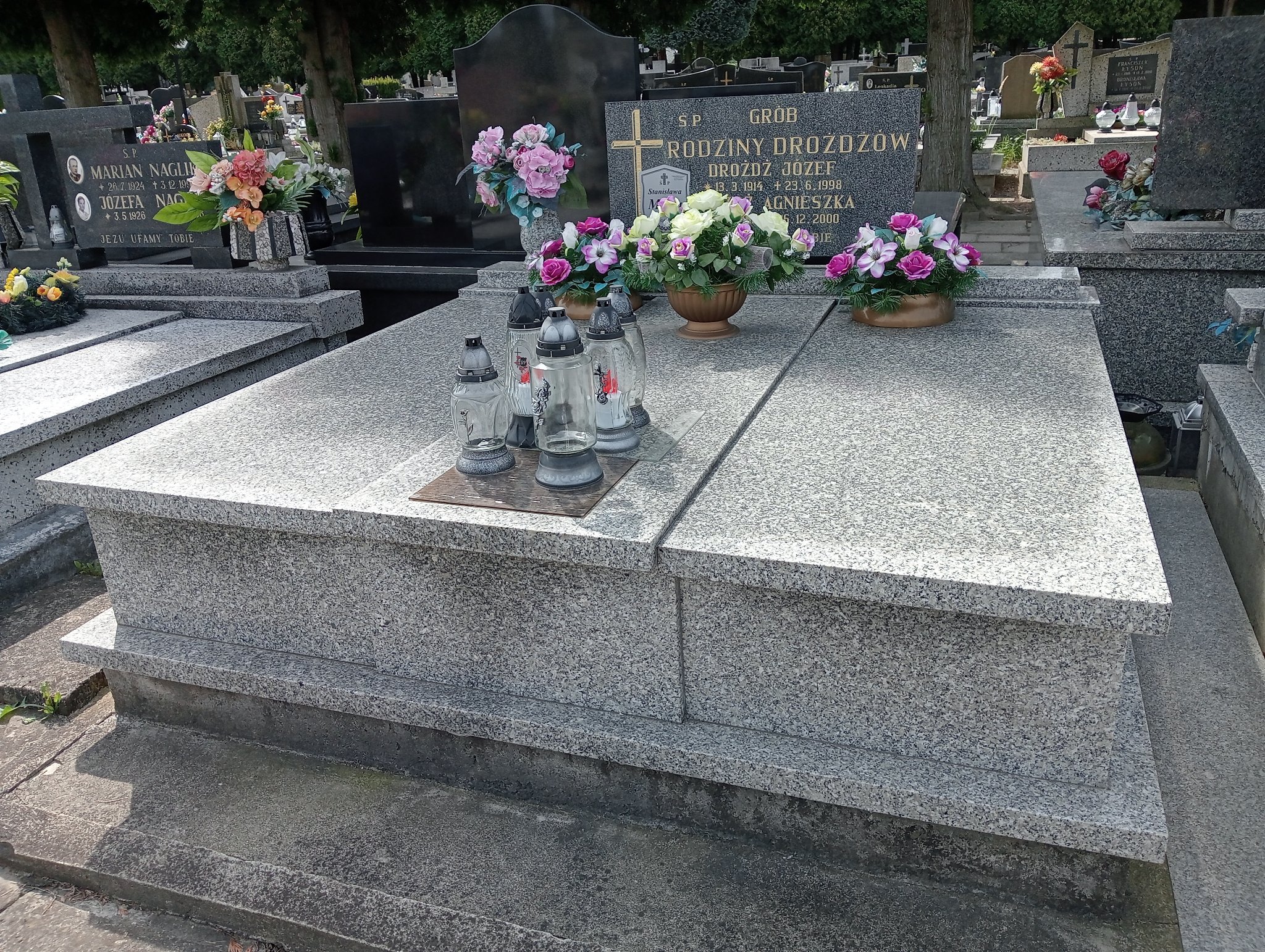 Grób AGNIESZKA DROŻDŻ